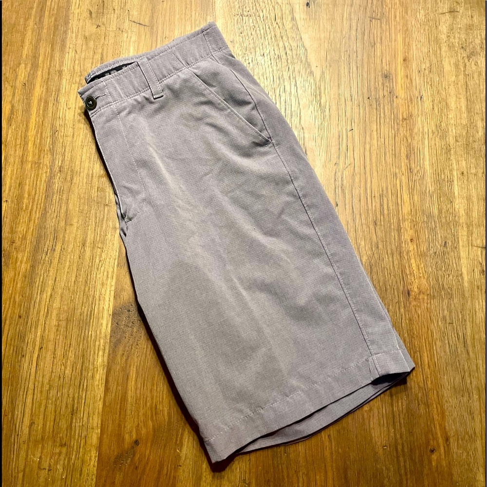 Under Armour Heat Gear Shorts Gray Size 32